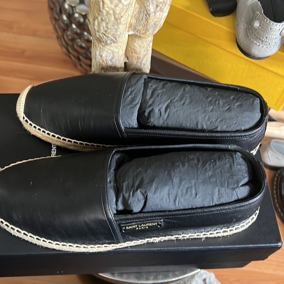 Saint Laurent shoes - Picture 2 of 5